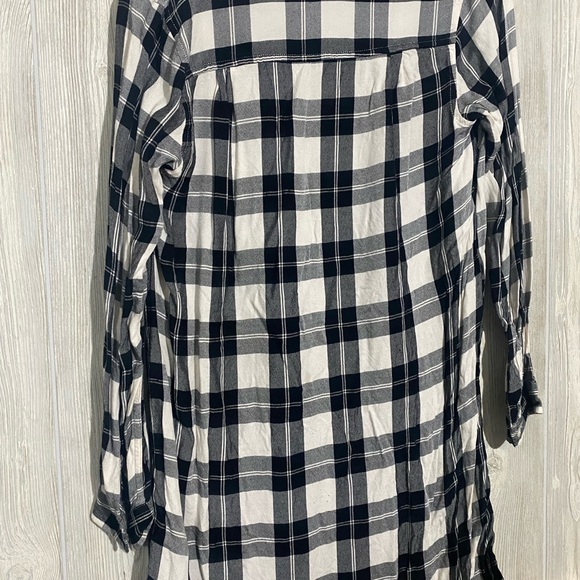 Black and White Plaid Women's Top - Picture 2 of 2